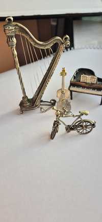 Miniaturi muzicale și bicicletă