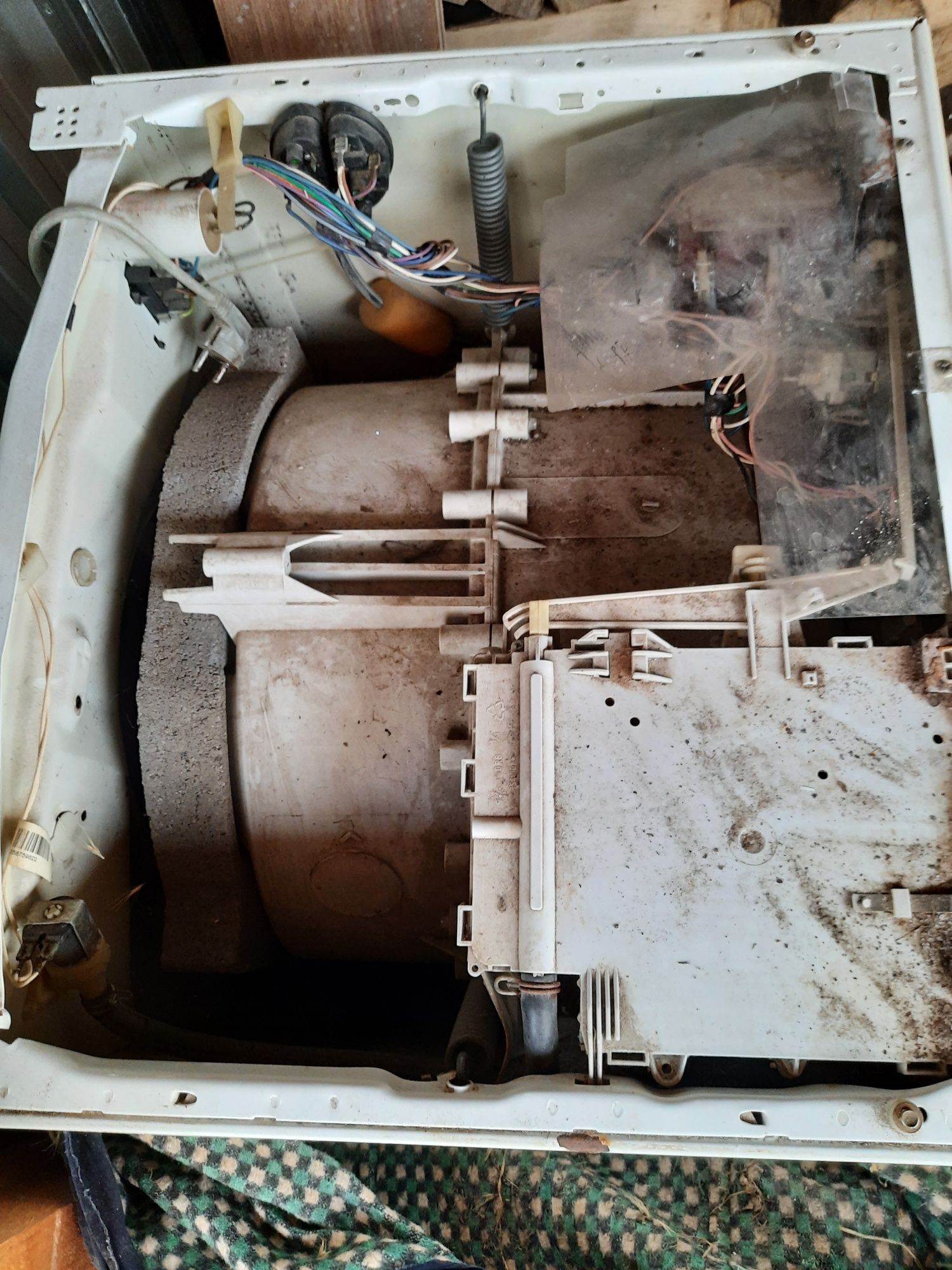 Dezmembrez masina de spalat Zanussi Model FLS 412
