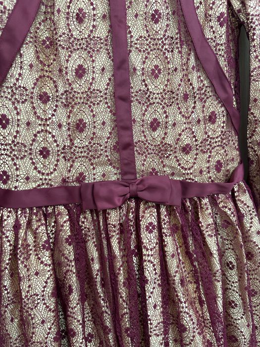 вечернее бордовое платье от Valentino