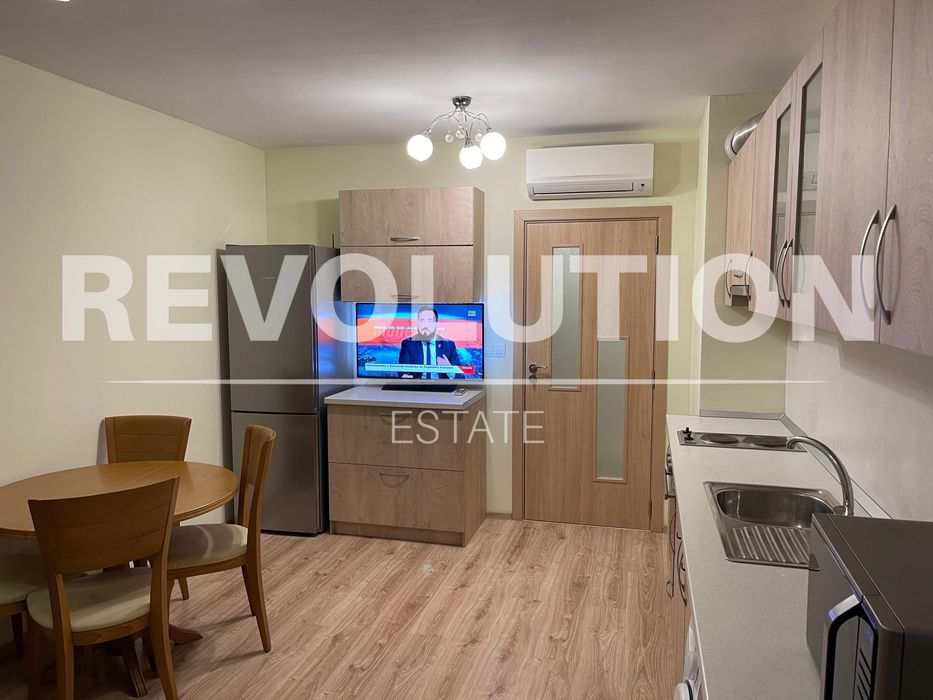 Дава се под наем Тристаен апартамент в Варна, Център - 70 кв.м за 1000 € - Снимка #1