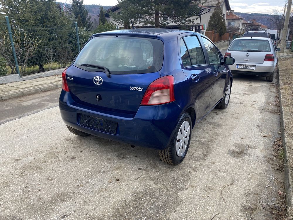 Toyota Yaris 1.0 vvti 69 кс На части!