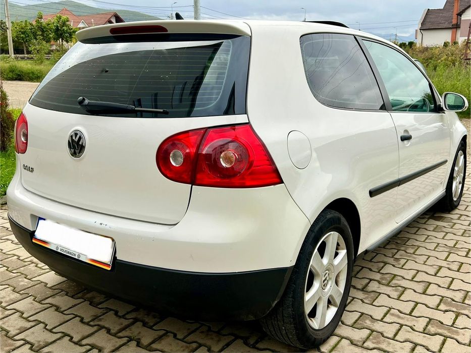 Volkswagen  Golf.