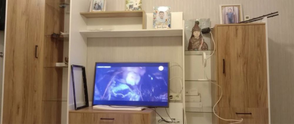 Мебель горка как новая.