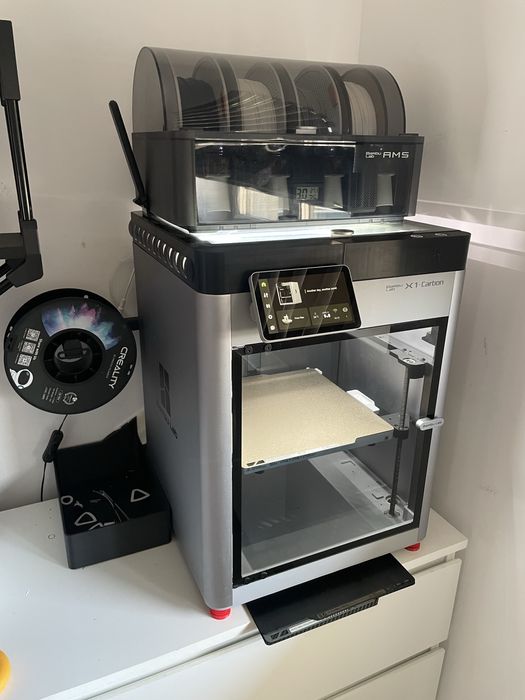 Bambu Lab X1C cu AMS