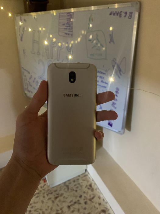Прадаётся Samsung j7