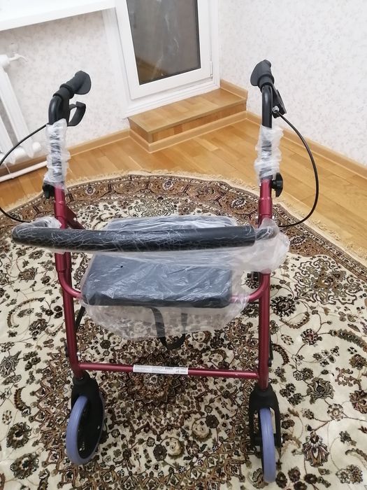 Продам ходунки новые