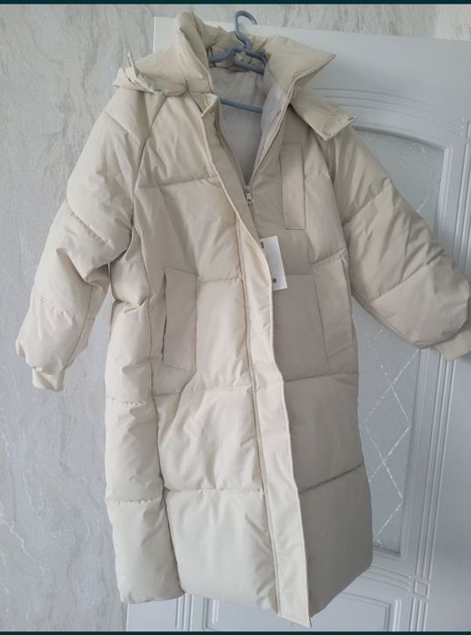 Зимняя куртка бежевый
