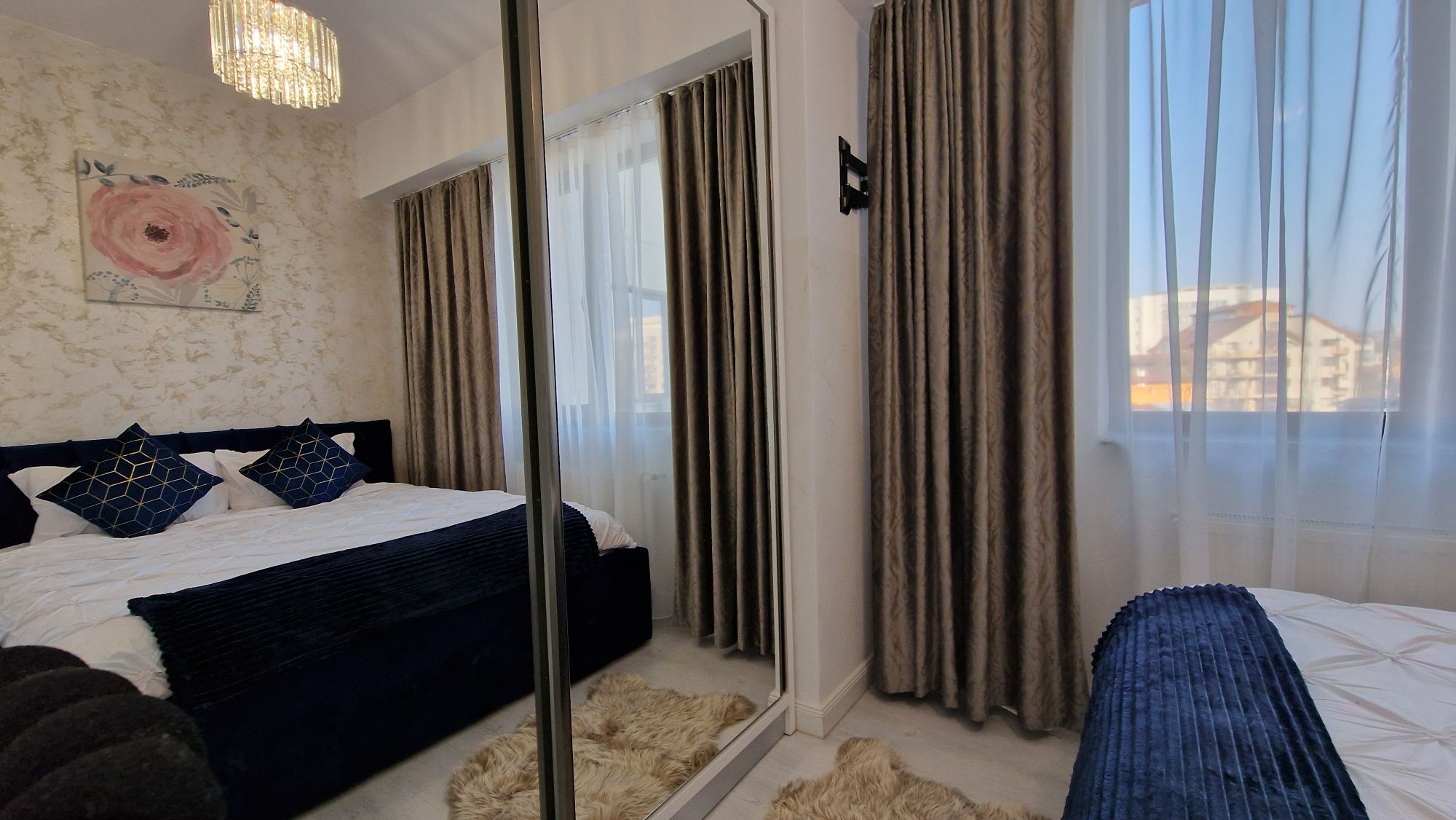 Cazare Apartamente NOI cu 1-2-3 camere zona Palas Mall