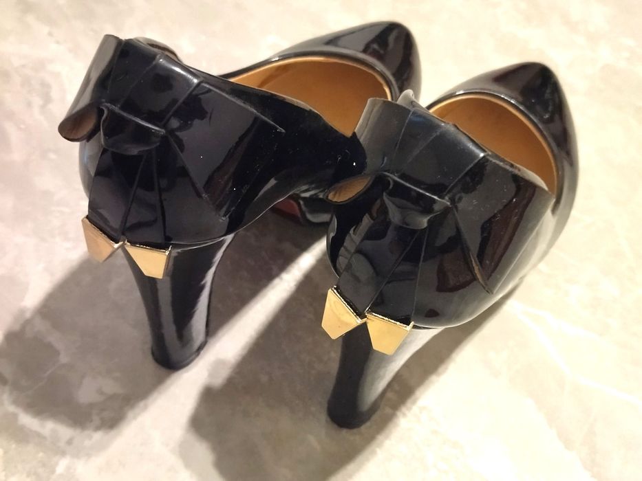 Продаются женские туфли. Размер 36.  Tufli sotiladi. 36- razmer