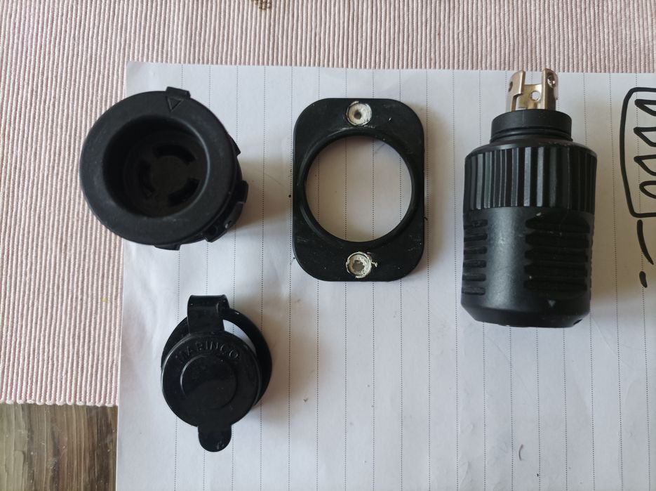 Marinco ConnectPro Trolling Motor Plug and receptable