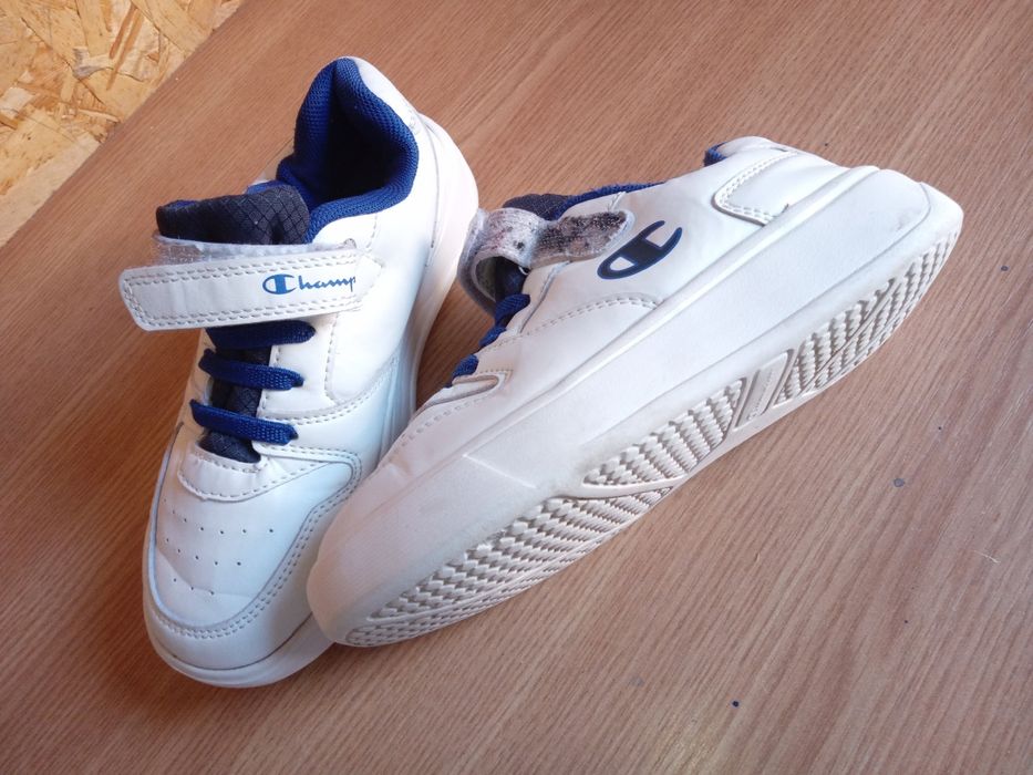 Adidași  băieți și fete.