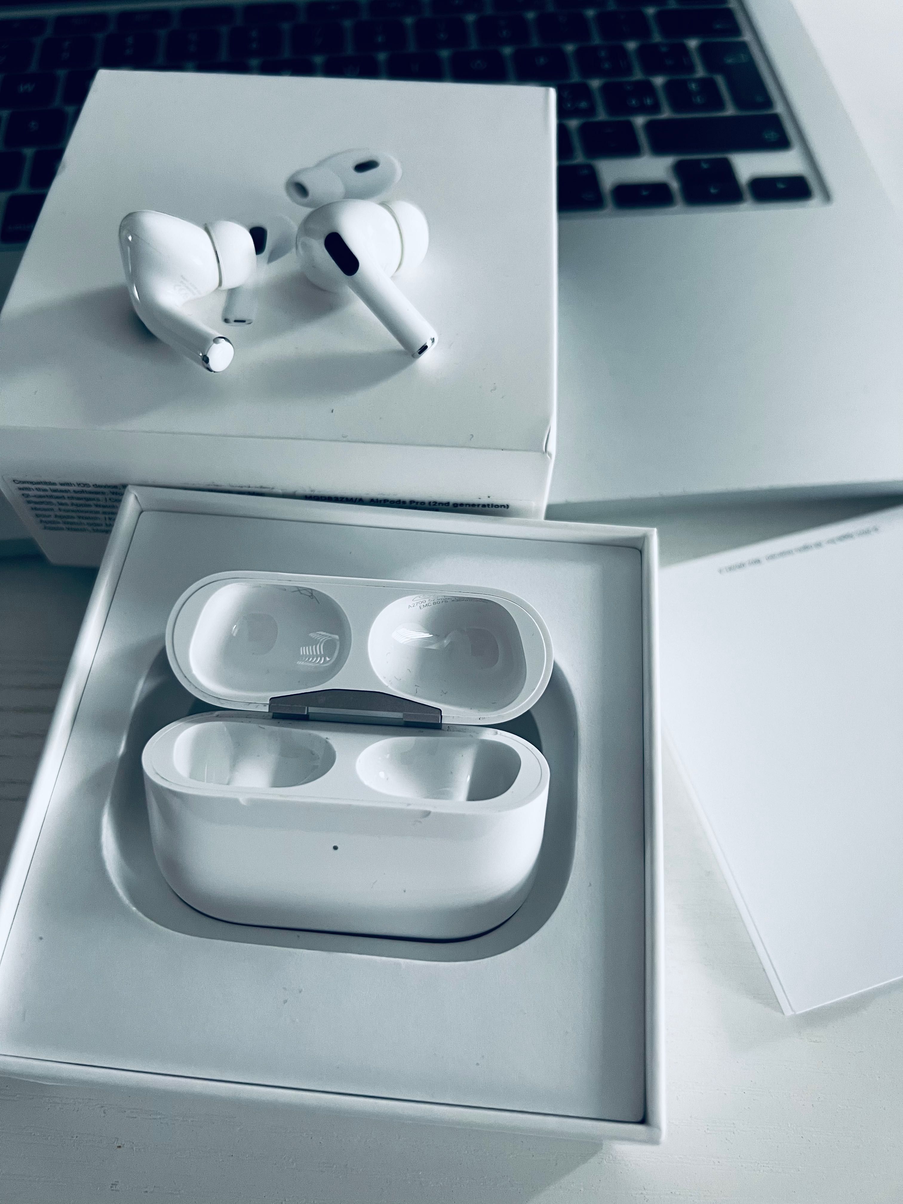Vand APPLE AirPods Pro 2