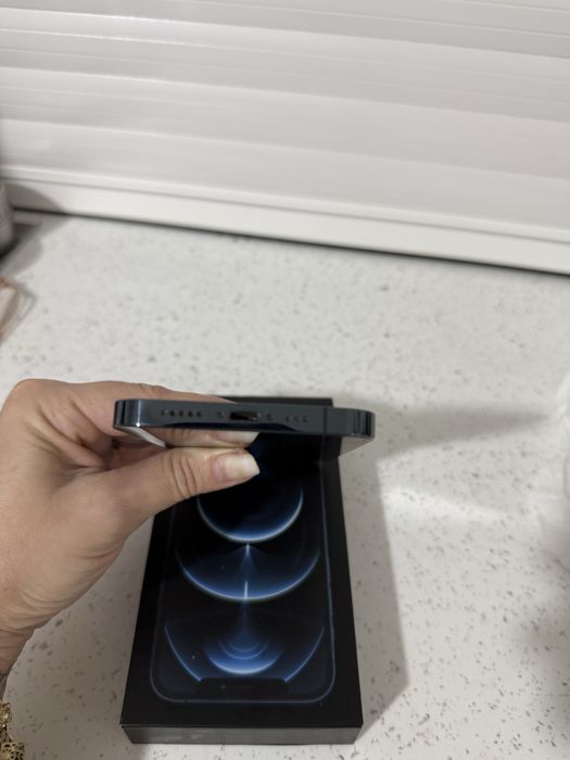 Iphone 12 Pro albastru