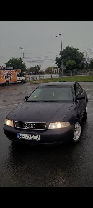 Vând Audi A4 B5 1.8