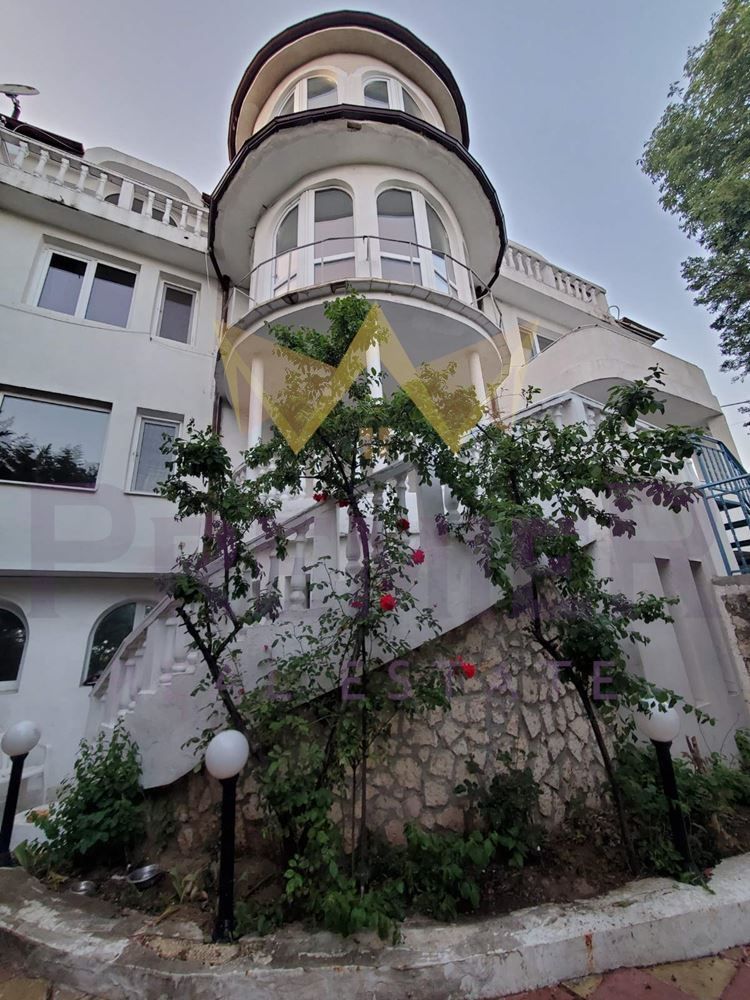 Продава се Къща в Варна, Бриз - 635 кв.м за 1071 €/кв.м - Снимка #6