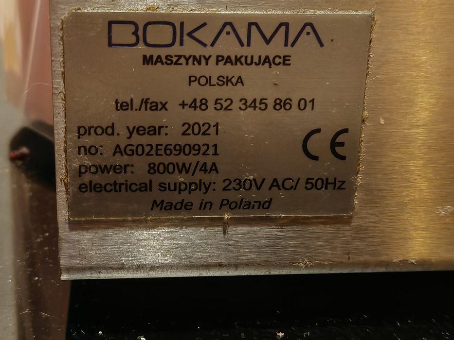 Aparat de ambalat caserole alimentare