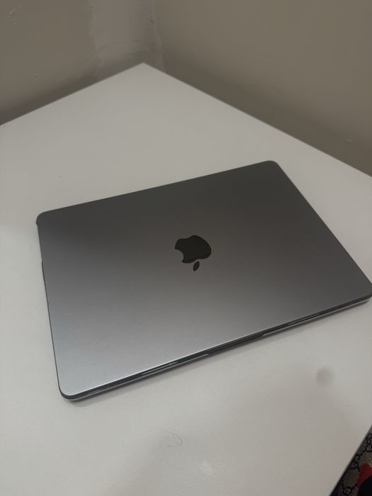MacBook Air 13” (2022) – M2, 8GB/256GB | Идеальное состояние