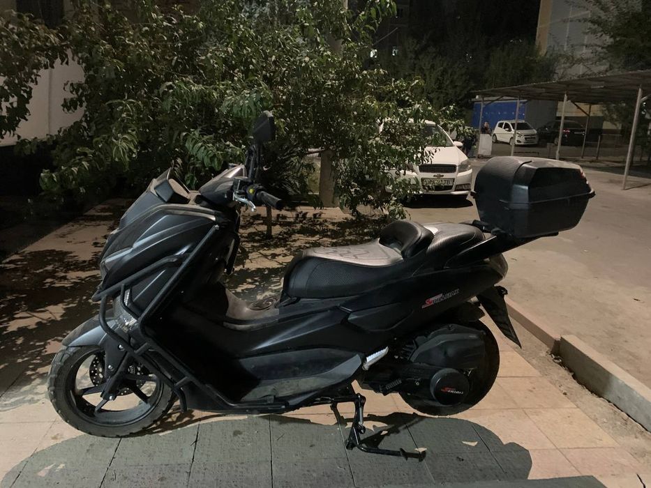 Benzinli skuter Nmax