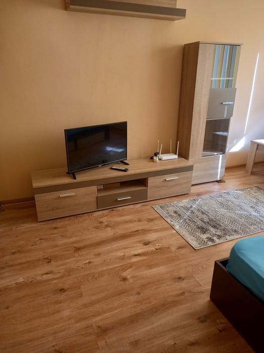 Persoana fizica, închiriez garsoniera tiglina 1