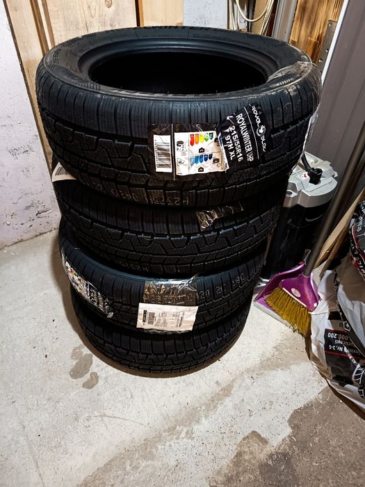 Cauciucuri de iarna 215/55R16