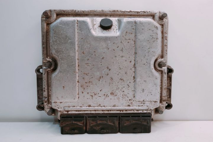 ECU Calculator Motor Bosch 0281011101 Renault Laguna a 2-a generatie