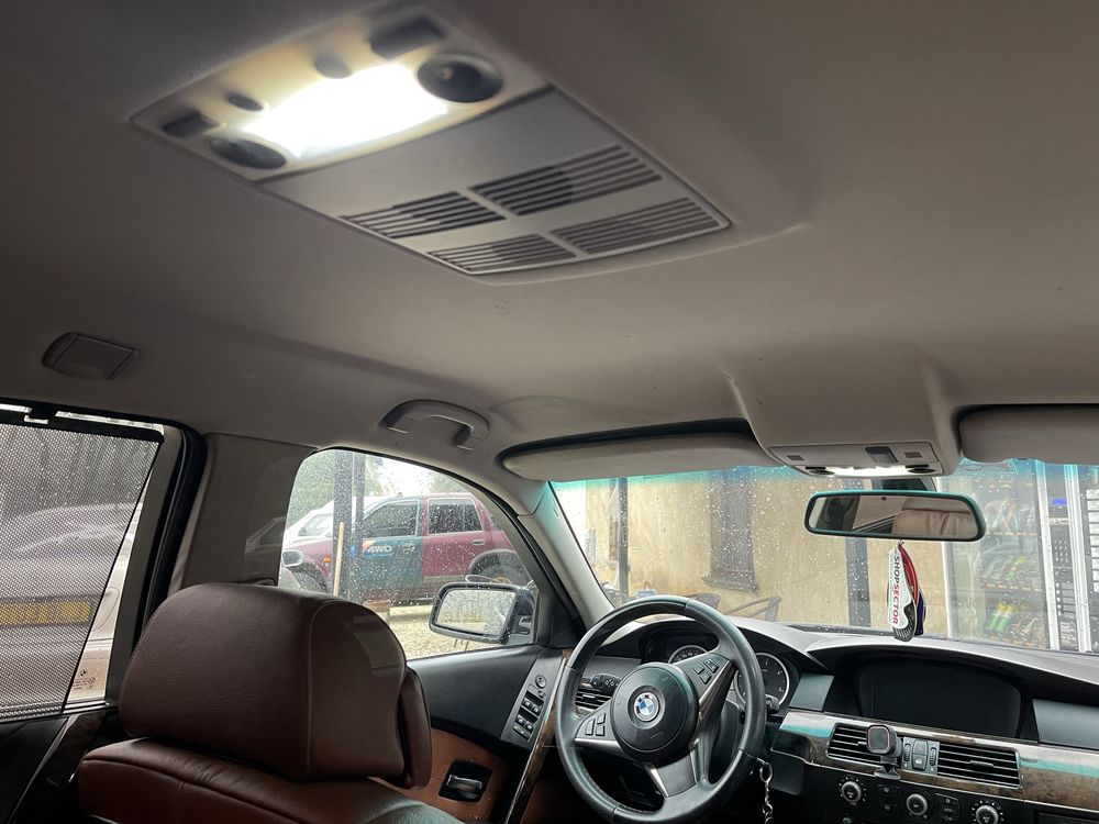 BMW e61 530D 2005г