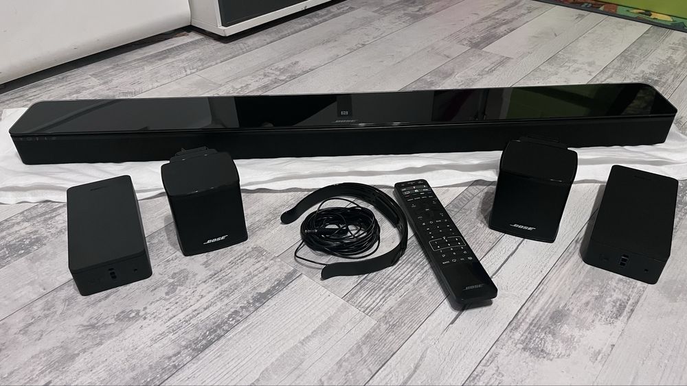 Bose Smart Soundbar + Bose Souround Speakers