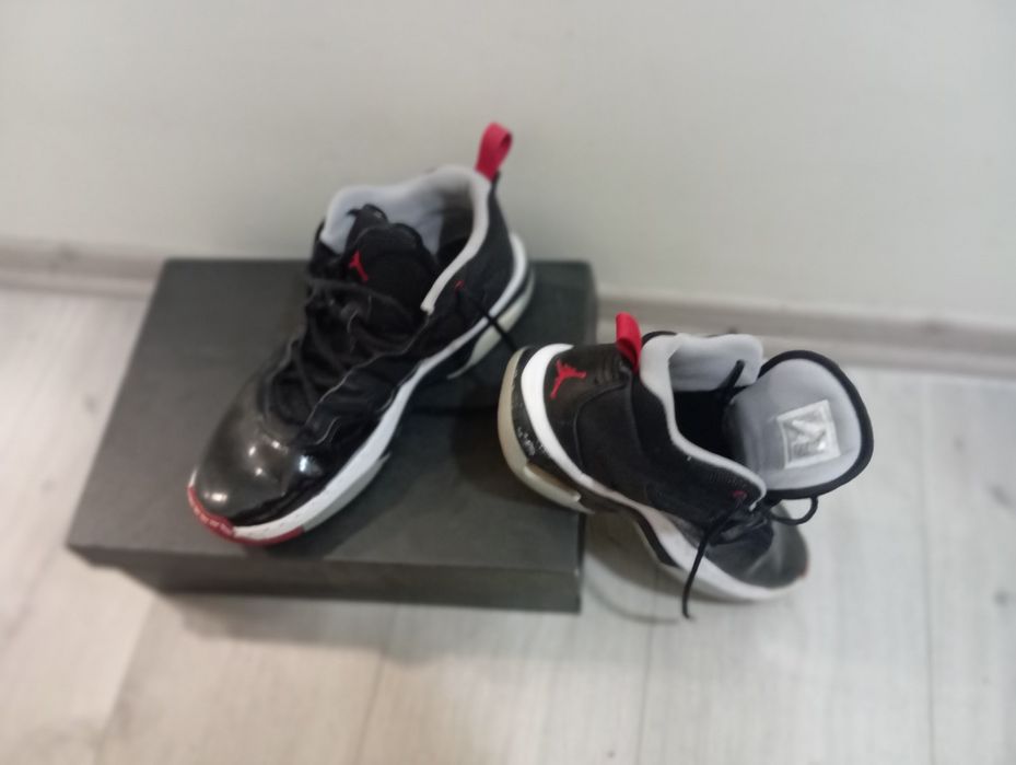 обувки Air Jordan stay loyal 3