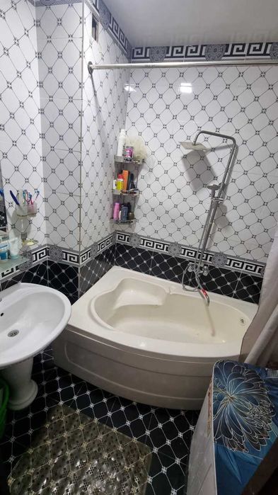 Срочно продается квартира 4/8/9 в Сергели СТРОИТЕЛИ 94,18 кв,м 65000$