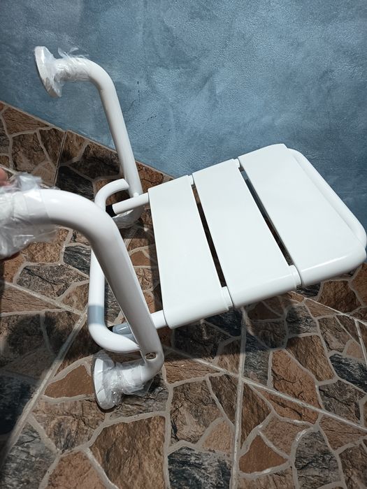 Scaun pliant pentru baie