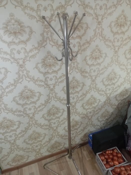 Вешалка напольная