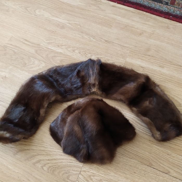 Guler și căciulă din blană naturală de nurcă