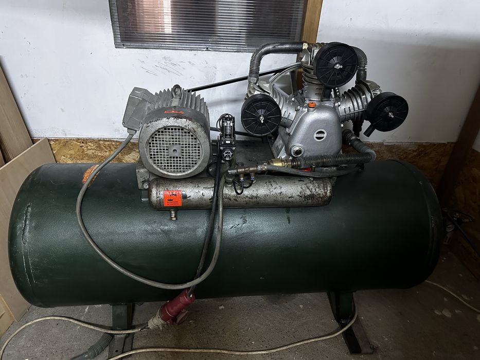 Compresor aer cu piston butelie 500l