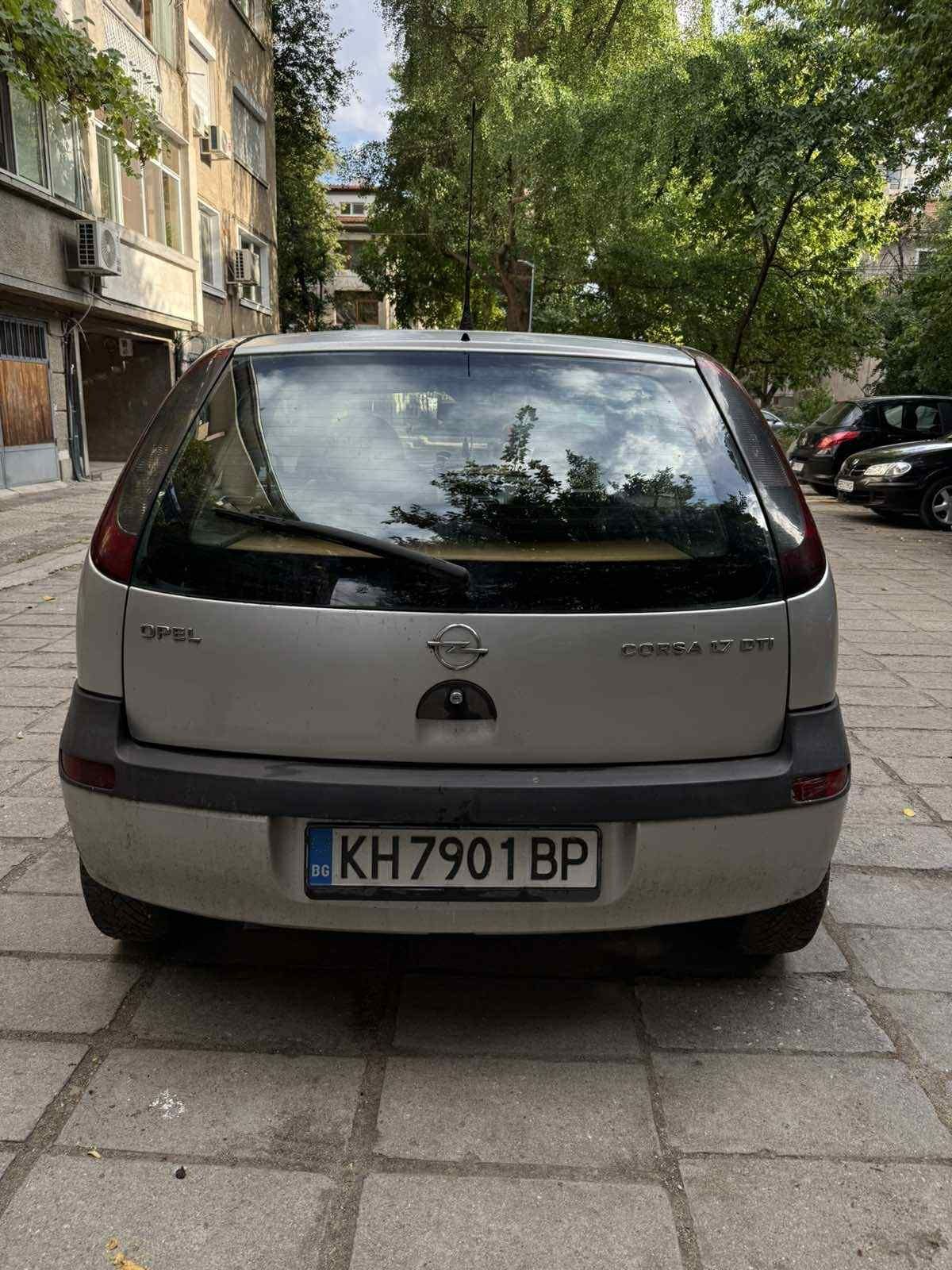 Продавам ОПЕЛ КОРСА 1.7 DTI двувратка 2003г.