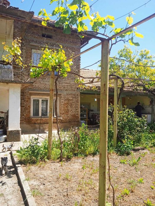 Продавам къща с.Кочово,обл.Шумен