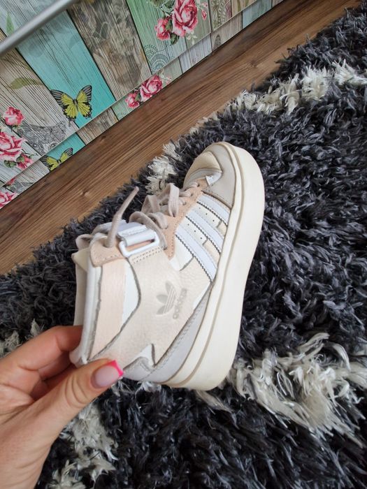 Топли маратонки Adidas от естествена кожа. N  37,5