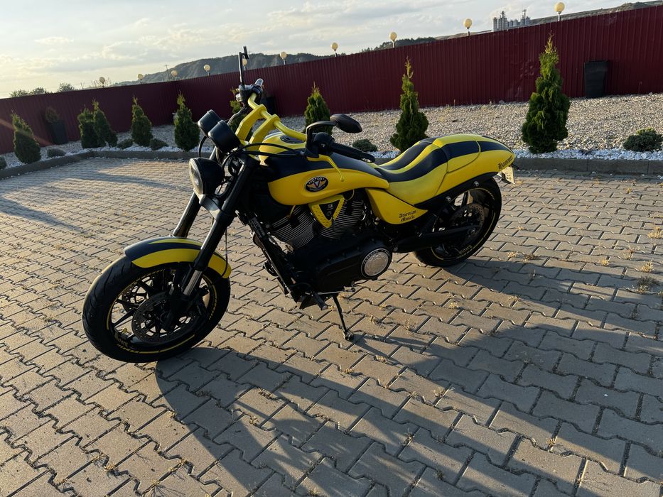VICTORY HAMMER S 1800 MODEL UNICAT full led American Muscle carte RO