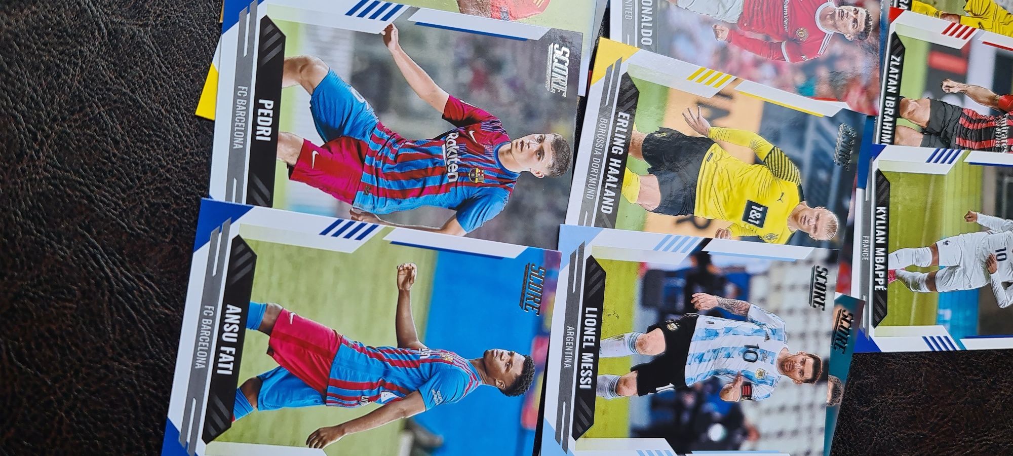 Set complet carduri Panini score Fifa 2022