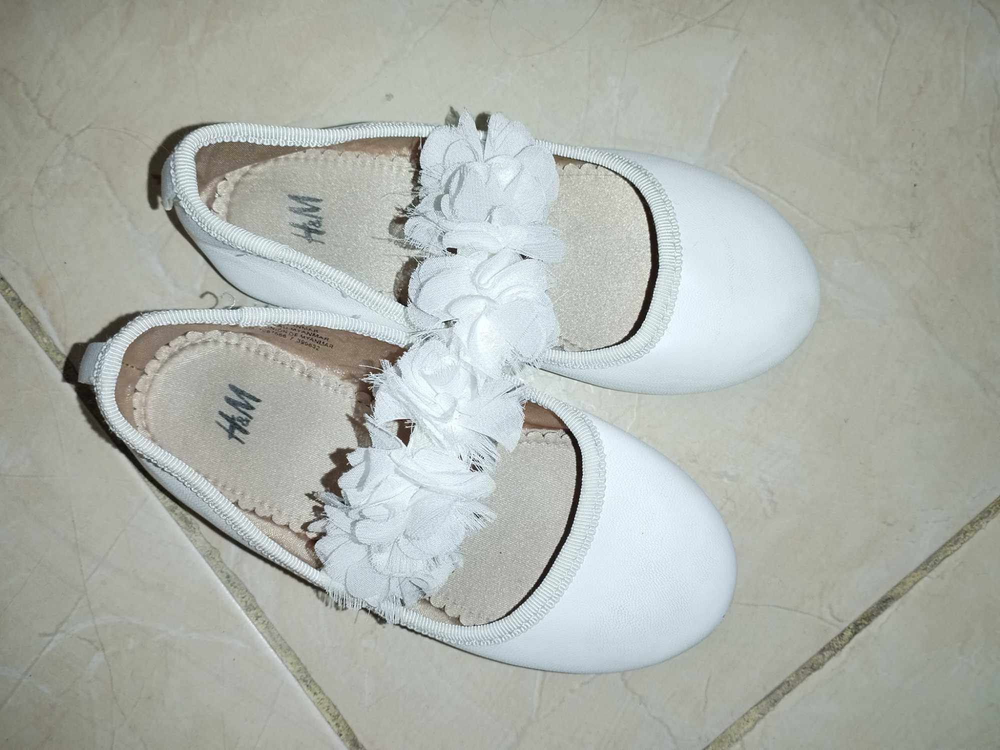 Бели обувки тип пантафки за момиче Н&М