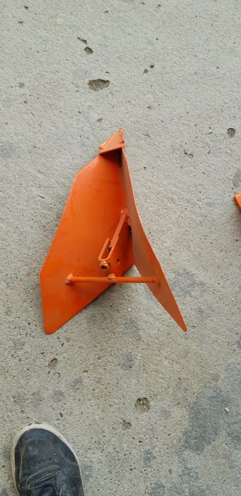 Vând plug si plug de îngropat pt motosapa ruris