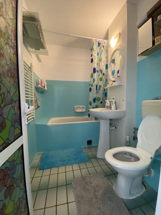 De vanzare apartament 2 camere, etaj 3, zona Piata mica