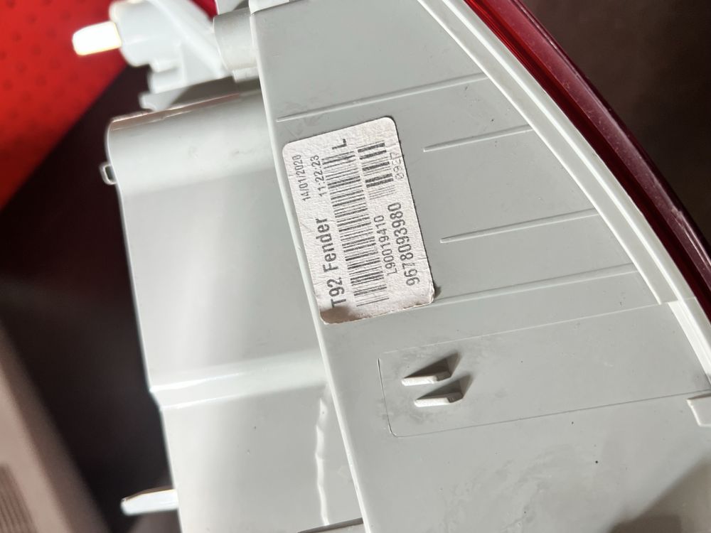 Stop stanga pe aripa bec si led Peugeot 308 SW combi an 2013-2017