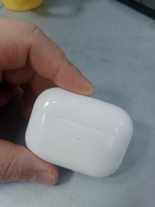Продаю оригинал AirPods Pro б/у