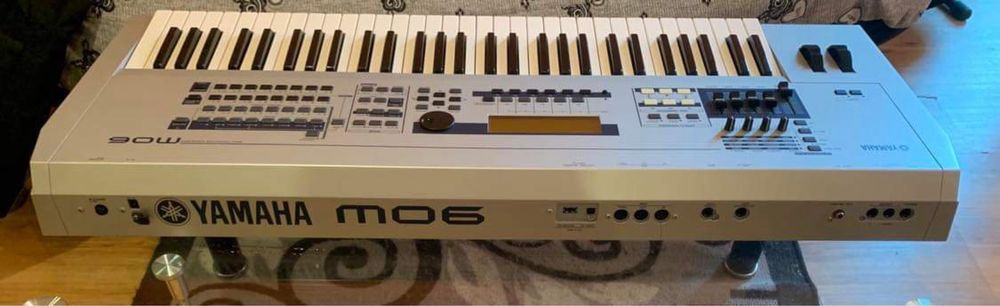 Синтезатор Yamaha MO 6
