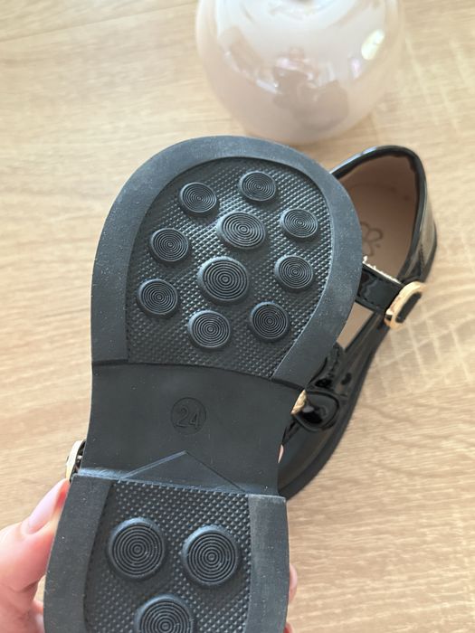 Дески обувки -черни/златни 24 номер