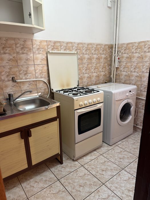 Ofer spre inchiriere garsoniera craiovei bl 53