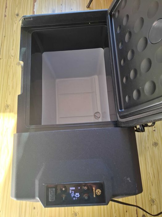 Peme - мобилен хладилник с компресор.