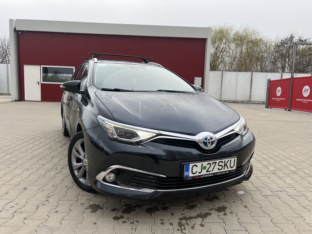 Vand Toyota Auris 1.8 Hybrid