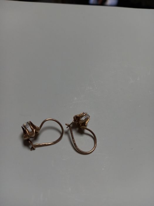 Тилла зирак583пробаси сотилади