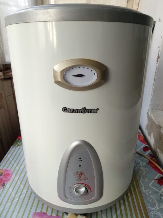 Продам водонагреватель 30л.